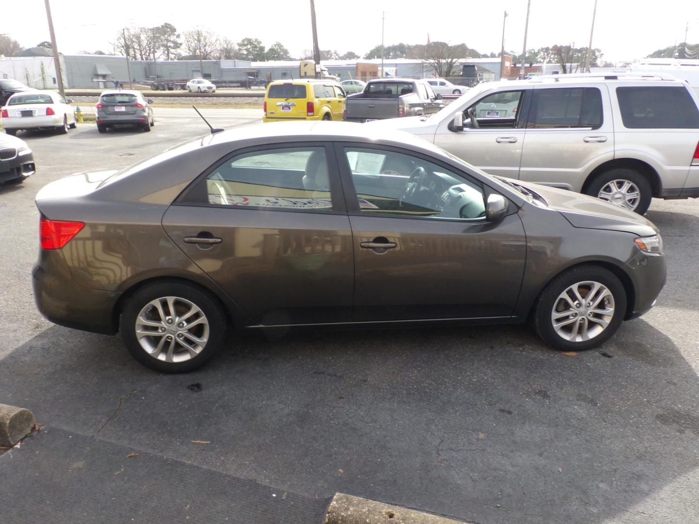 2011 Gray Kia Forte (KNAFU4A28B5) , located at 5700 Curlew Drive, Norfolk, VA, 23502, (757) 455-6330, 36.841885, -76.209412 - Photo#13